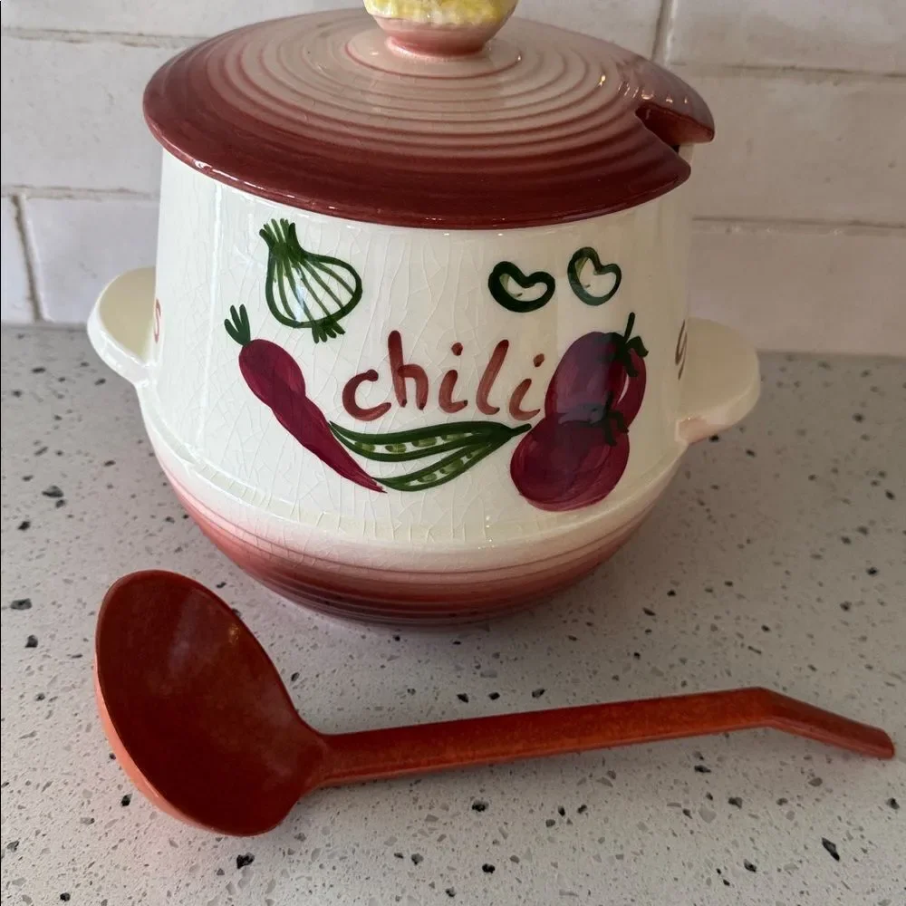 LA Pottery Tureen Soup Stew Chili Beans #705 1957 Kitchen Decor Made in the USA